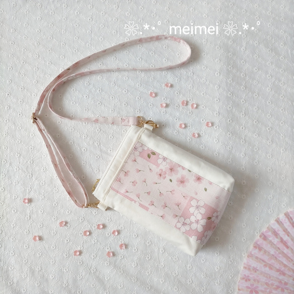 【再販】桜柄スマホショルダーバッグ(ファスナー付き) オフホワイト×ピンク 1枚目の画像
