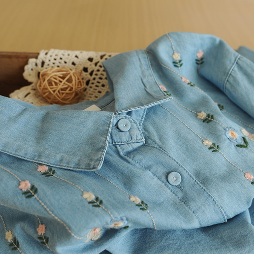 アメリヴィンテージ 美品 24SS デニムシャツ ブラウス 長袖 F 水色 デニムシャツ シャツ ブラウス レディース 長袖 かわいい 春 秋 きれい