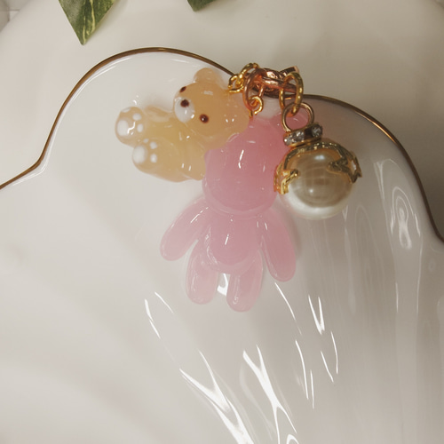ピンクのくまさんチャーム キーホルダー koneko-no-otete。 通販