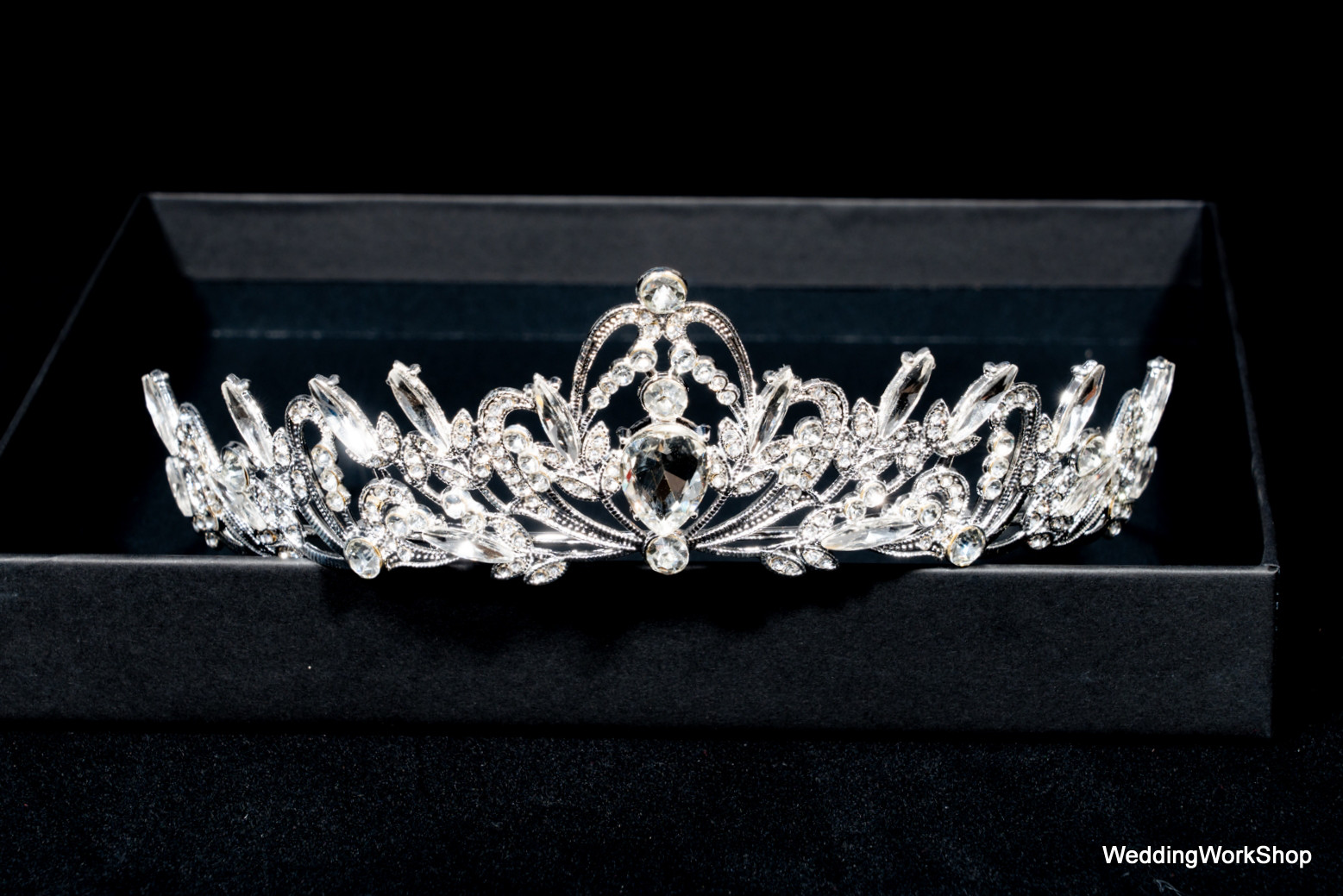 美品！キラキラのハンド ティアラ  王冠髪飾   ウエディング  装髪飾り 　結婚式  花嫁   G152 4,950円