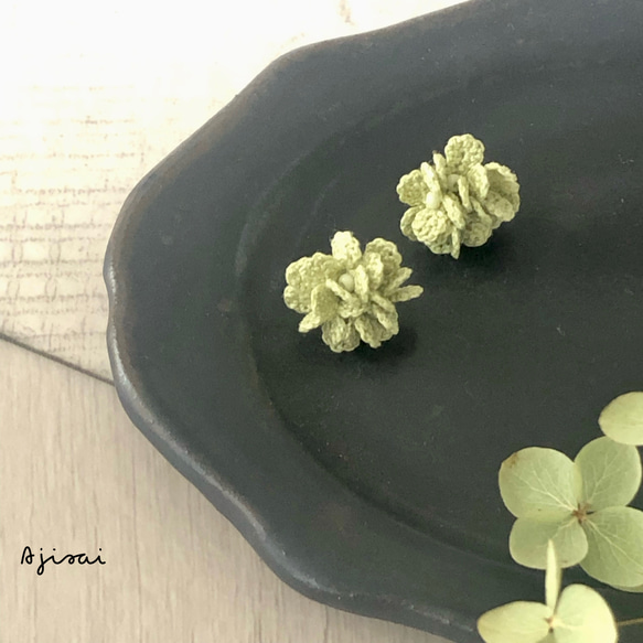 『ajisai』あじさいのピアス：アナベル緑　秋色　＊サージカルステンレス使用 2枚目の画像