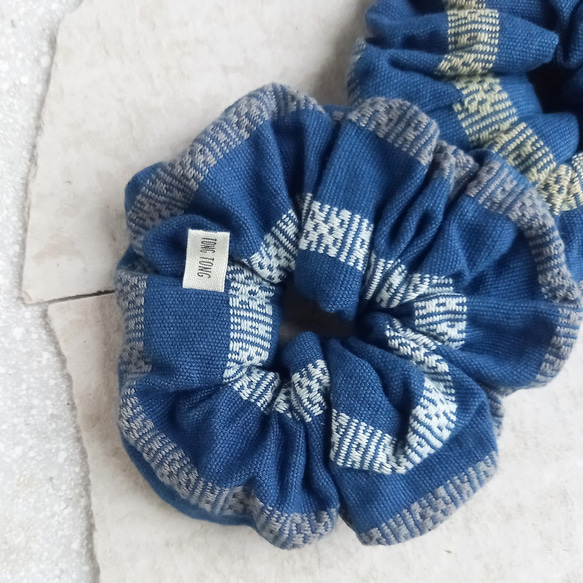 1 條手工編織植物染色棉質髮圈 / 靛藍 / 附髮帶替換件 / 克倫族傳統民間藝術 第2張的照片