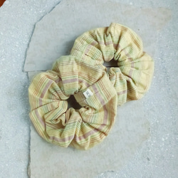 1 條手工編織植物染色棉質髮圈 / 芒果黃 / 附贈髮帶替換件 / 克倫族傳統民間藝術 第1張的照片