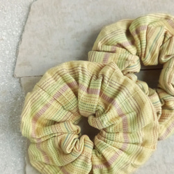 1 條手工編織植物染色棉質髮圈/芒果黃，帶水平線/包含髮帶替換開口 第2張的照片