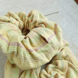 1 條手工編織植物染色棉質髮圈/芒果黃，帶水平線/包含髮帶替換開口 第5張的照片