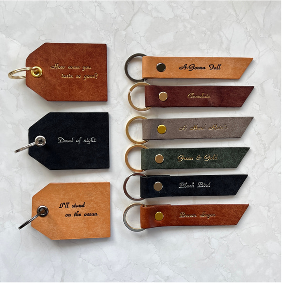 エスコートカード　ネームタグ キーホルダー 名入れ　箔押しいたします　バッグチャーム 席札 ドッグタグ ベビーギフト 2枚目の画像