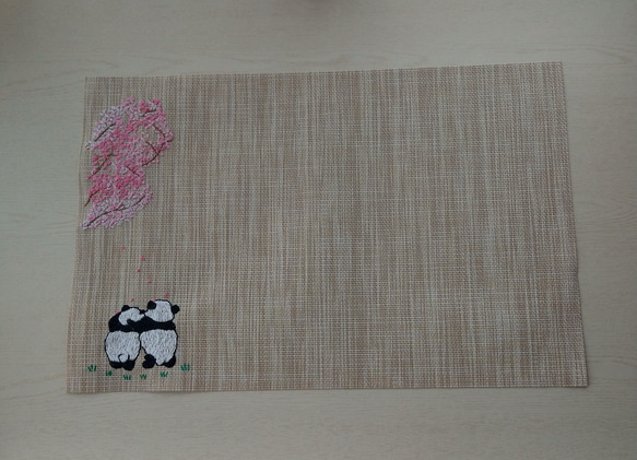 桜とパンダの手刺繍ランチョンマット 5枚目の画像