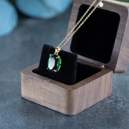 大粒宝石質エメラルドのペンダント♡幸福をもたらす魔法の石