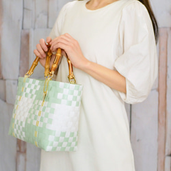 ほんのりミントグリーンのチェック×バンブーハンドル  M　2WAYプラカゴバッグ　母の日 6枚目の画像