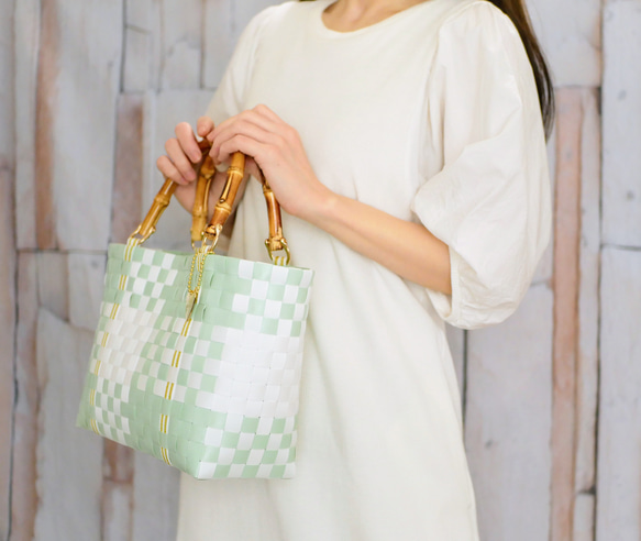 ほんのりミントグリーンのチェック×バンブーハンドル  M　2WAYプラカゴバッグ　母の日 6枚目の画像