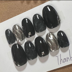 ブラックニュアンスネイルチップ シンプル シルバー うねうね