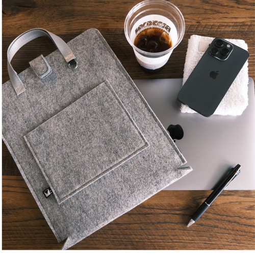 ラップトップバッグ スリムでスマ－トなノートパソコンケ－ス 厚さ3mm