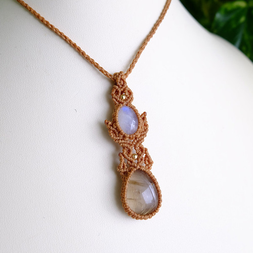 『黄朝綺』ヘマタイトインタイチンルチルのマクラメペンダントネックレス 楽天市場】2025年 風水 ラッキーカラー パワーストーン