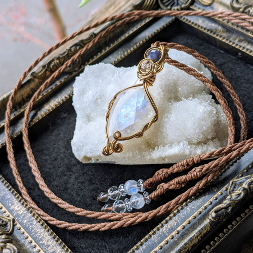 希少石!スターグレーサンムーン・レインボーラブラドライトのマクラメネックレス 幻想の世界☆ruby レインボームーンストーン マクラメネックレス