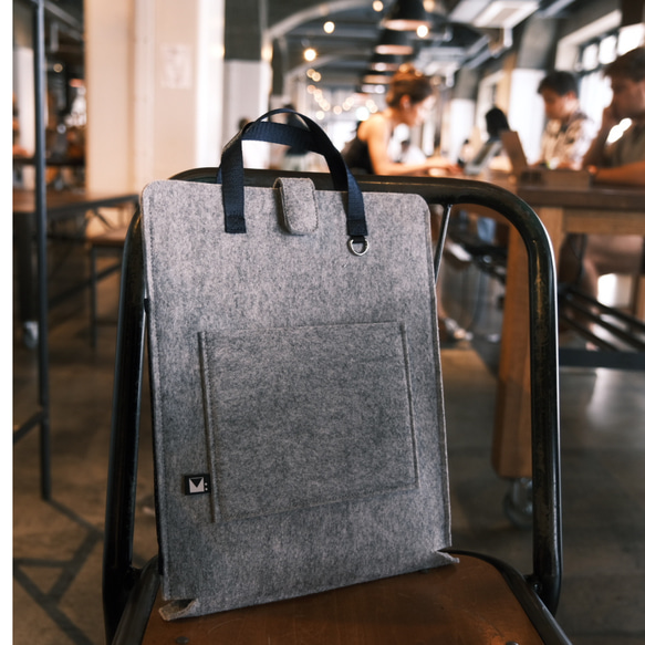 ラップトップバッグ　スリムでスマ－トなノートパソコンケ－ス　厚さ３mmのフェルトがノ－トパソコンを守ります１５．６インチ 4枚目の画像