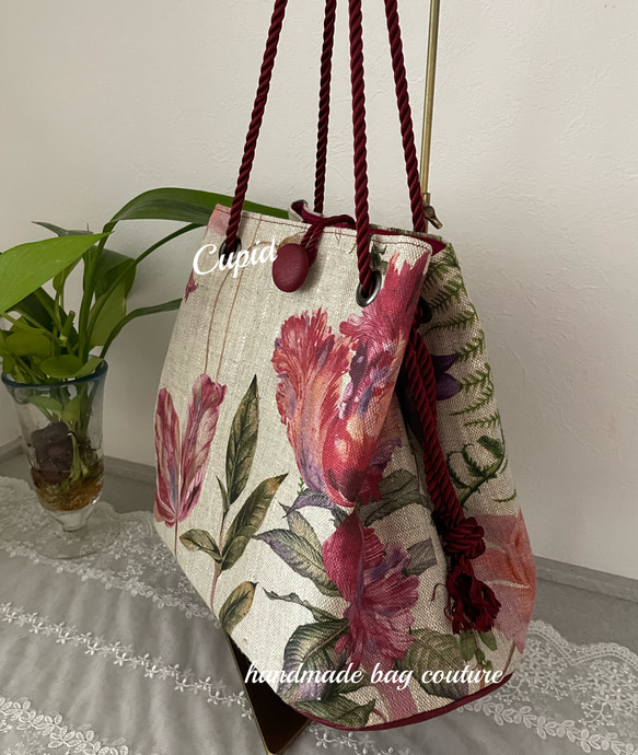 フランスの上質なリネン　華やかな花柄を使った２Way軽量巾着バッグ（ショルダーにも・1点物） 1枚目の画像