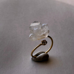 【一点もの】 水晶 原石 リング 指輪 フリーサイズ 鉱物 天然石 ハンドメイド アクセサリー (No.2583) 3枚目の画像