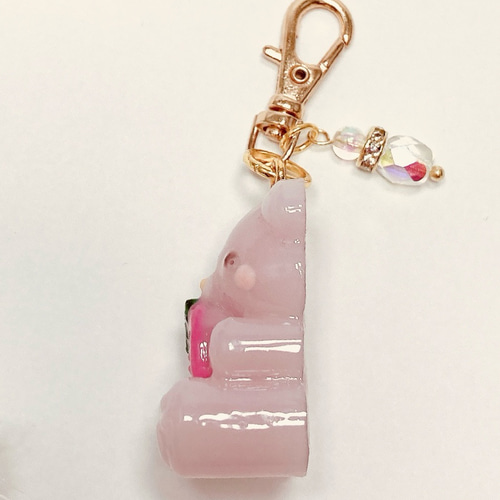 ❤️送料無料❤️名入れ可 目印チャーム いちごのくまちゃん