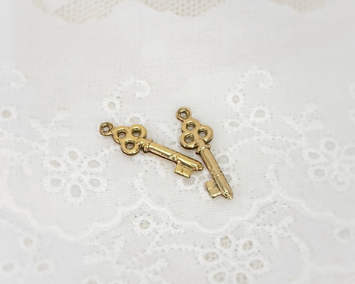 アメリカ直輸入 チャーム・パーツ ヴィンテージ 鍵② アンティーク