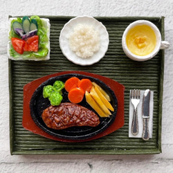 ミニチュア ステーキセット 定食 ランチ ドールハウス ミニチュアフード 2枚目の画像