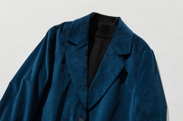 デザイン性と実用性の両方を叶えたコーデュロイテーラードジャケット　アウター　少し暗い青色　　240319-2 2枚目の画像