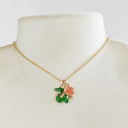 ❀華麗な花❀ 桜と龍のネックレス（ピンク×グリーン） 2枚目の画像