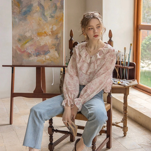 シックかわいい ふんわりフリルのブラウス ゆったりシルエット【春夏秋