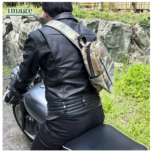 着物リメイク＊ボディバック・ビーンズ型＊黒留袖 寒色系 着物リメイク＊ボディバック・ビーンズ型＊黒留袖 寒色系 - メルカリ