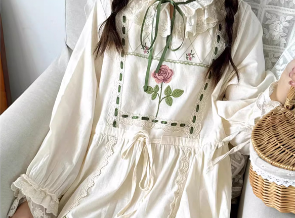 ❣️春のワンピース　綿麻.刺繍.ミディアム丈スカート　可愛らしい　ゆったり 1枚目の画像