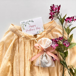 【数量限定・母の日】エシカルギフトセット　植物由来の癒しの香りと天然素材のお洋服 1枚目の画像