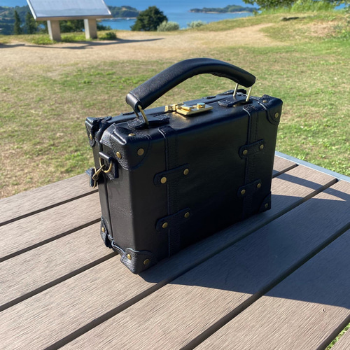 本革 ♢ブラック トランクバッグ  トランクショルダーバッグ 本革トランクショルダーバック ショルダーバッグ Liora Trunk 通販