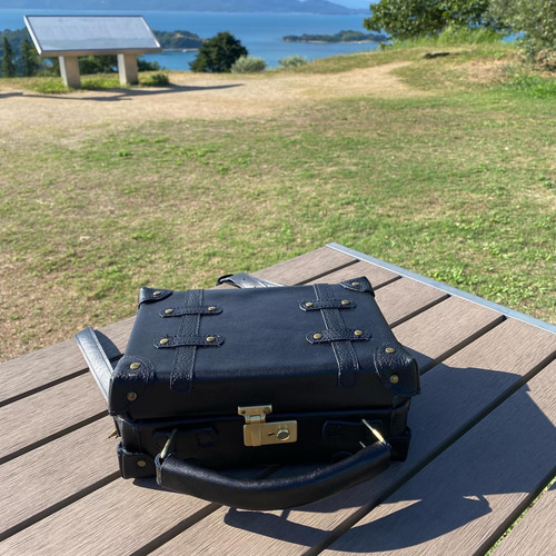 本革トランクショルダーバック ショルダーバッグ Liora Trunk 通販