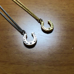 horseshoe necklace 3枚目の画像