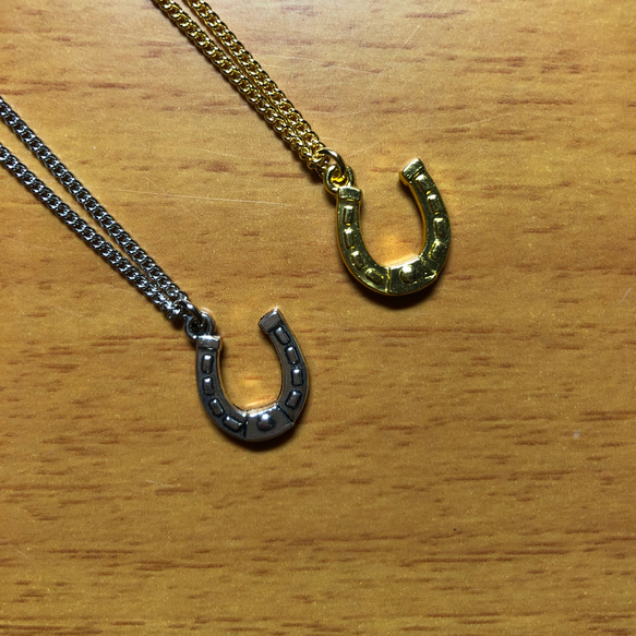 horseshoe necklace 1枚目の画像