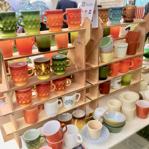 什器 ひな壇スリムアクセ5段/背面1段/50幅/普通合板〈上質材