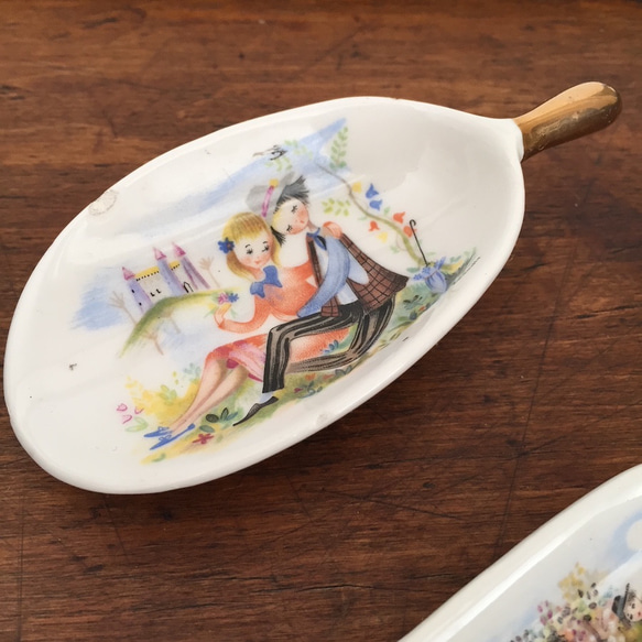 ヴィンテージ陶器のスプーン　イラスト入りスプーン　茶葉置き　イタリア製　ギフト　プレゼント 6枚目の画像