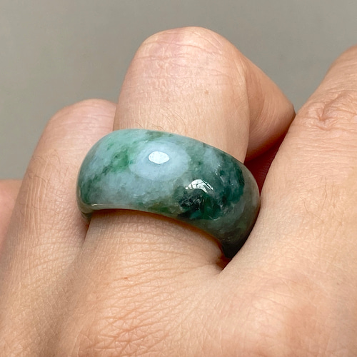 L5-85 花緑 23.0号 ミャンマー産天然 A貨 本翡翠 くりぬき リング 広幅