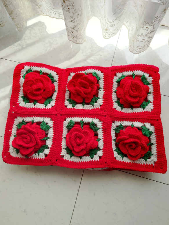 立体バラ 薔薇 お花 モチーフ ブランケット 膝掛け 編み 手編み 編み物 赤 レッド 