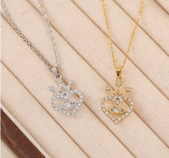 ゴールドハートネックレス with クラウン（長さ調節可能） クラウン ハート ペンダントネックレス 王冠 女子 ギフト 小ぶり