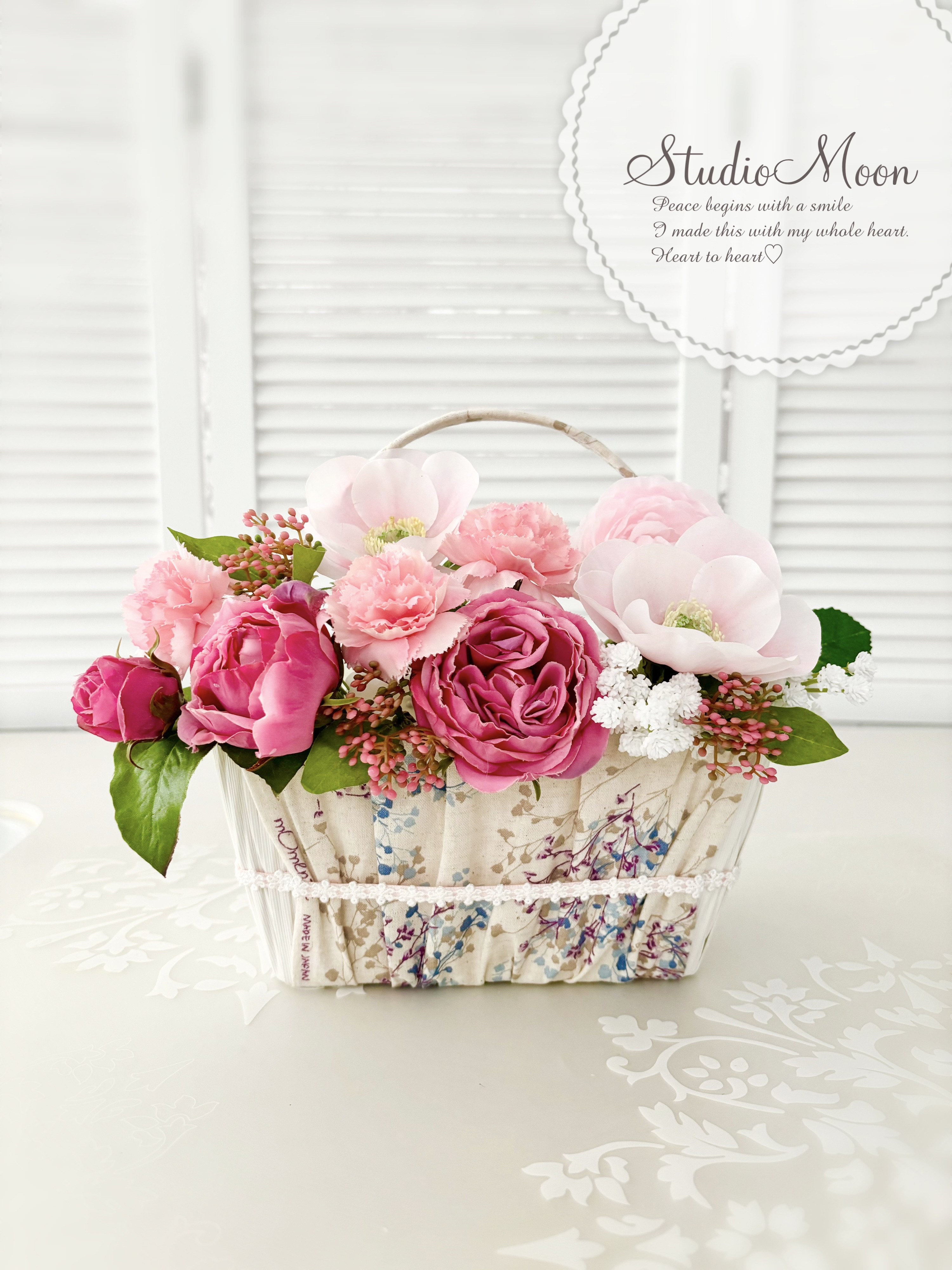 自由にアレンジ出来るフラワーバスケット•フローラルピンク