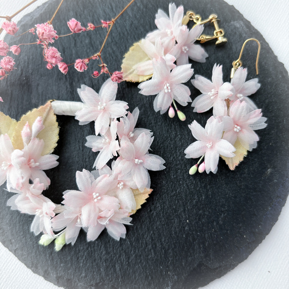 【春の福袋】枝垂れ桜の春色ピアス/イヤリング 桜満開ブローチ2点セット布花 サクラ さくら 【Creema限定】 2枚目の画像