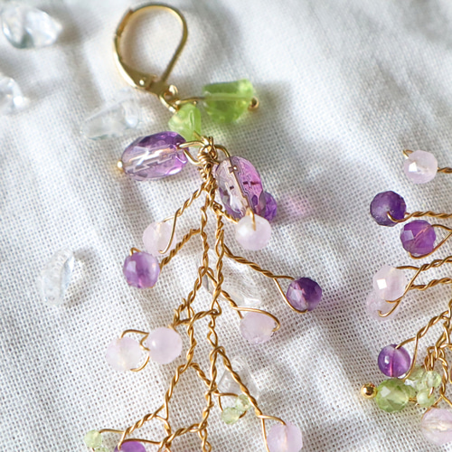 アメジストの藤の花ピアス イヤリング 金属アレルギー対応 ラベンダー