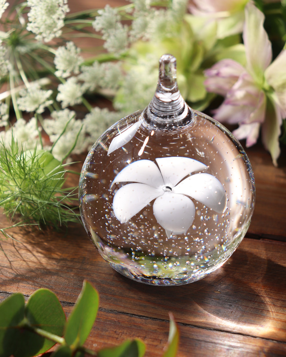 手元供養『こはる -雫の水中花（ピュアホワイト）-』ガラス位牌