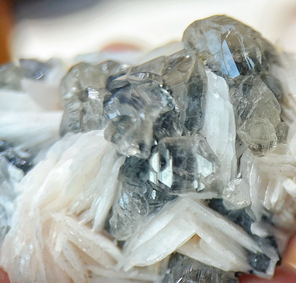 白鉛礦+重晶石原礦 第3張的照片