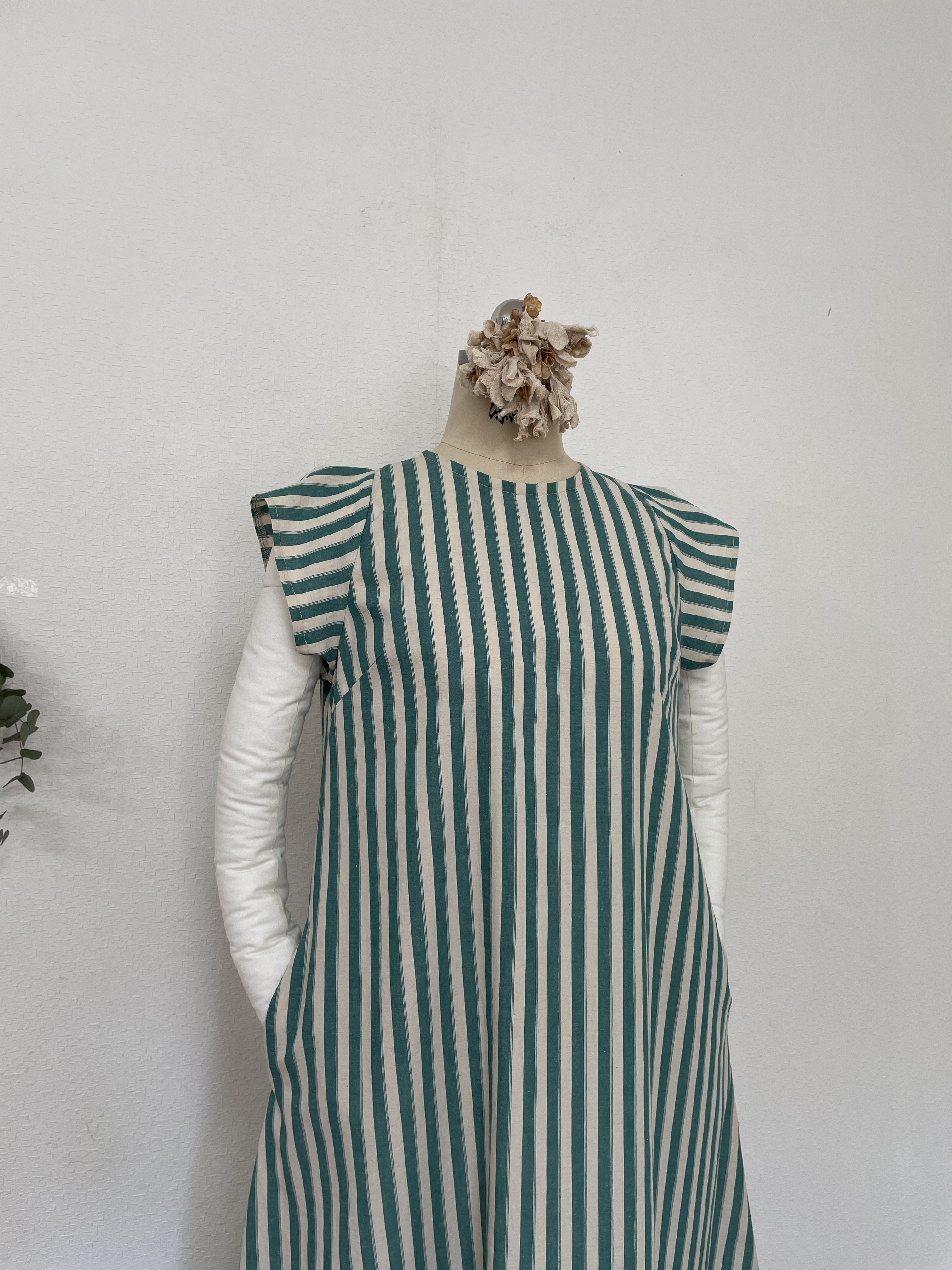 コットンリネンのバタフライワンピース