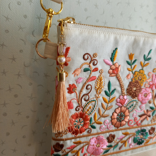 インド刺繍リボン ショルダーバッグ サコッシュ ミニバッグ 花畑 花柄
