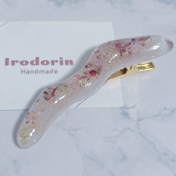 うねうねヘアピン ヘアクリップ　花柄　白 irodorin 1枚目の画像