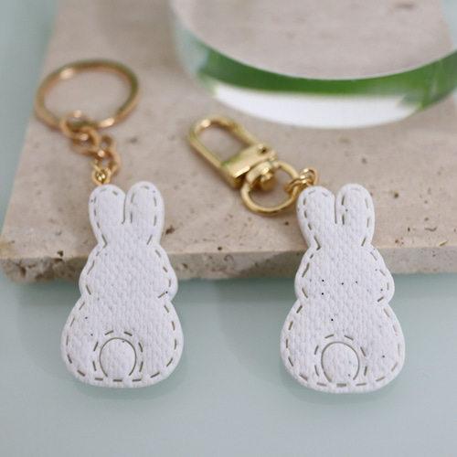 うさぎ キーホルダー 選べるパーツ ポリマークレイ リネンテクスチャー