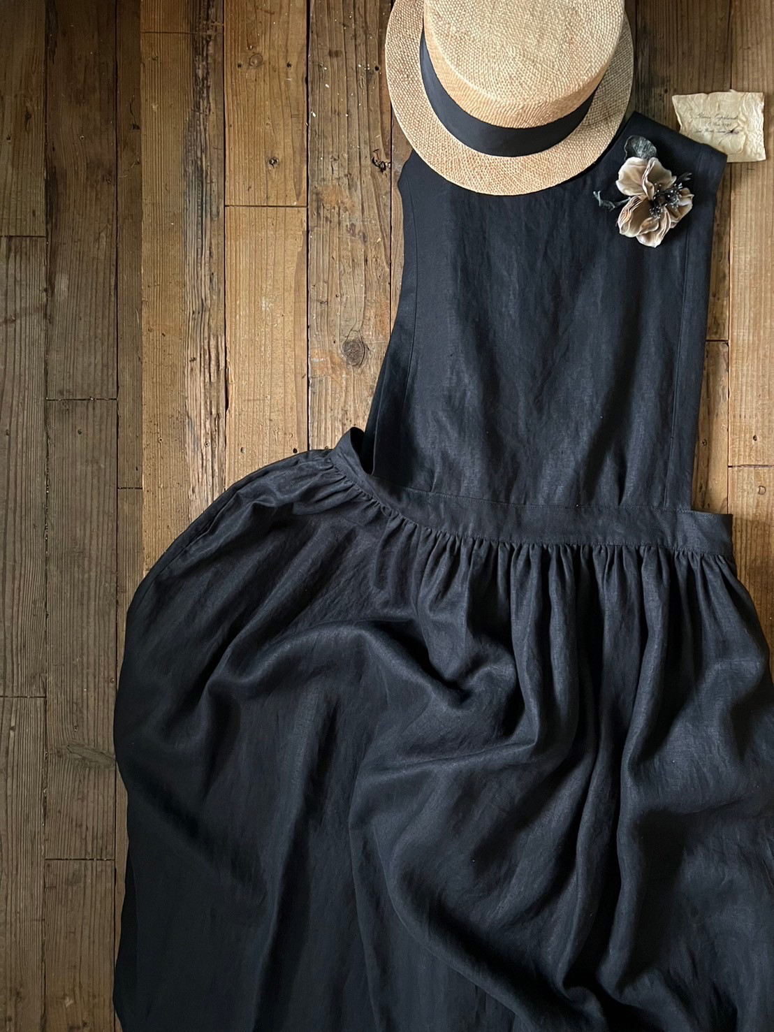 【受注制作】肩切り替えエプロン　フリーサイズ（ブラック）