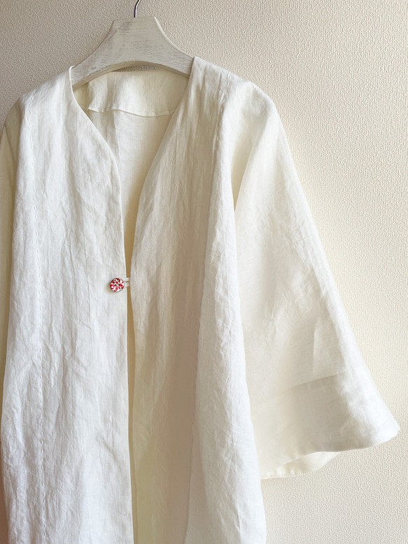 送料無料 " Enough " ふんわり軽やかな着心地のフレンチリネンのスプリングコート 貝ボタン  オフホワイト 刺子 5枚目の画像